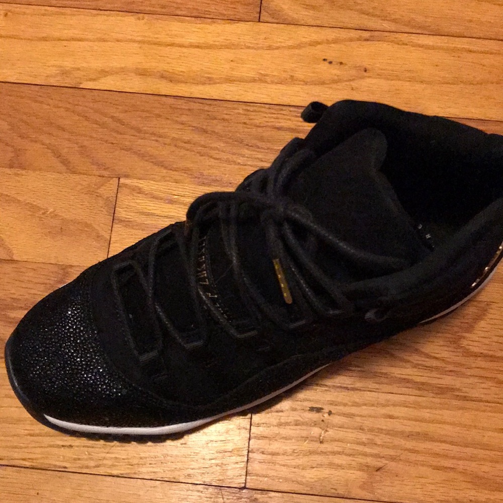 Air Jordan 11 Retro Prem HC - 9 women